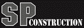 Logo de construction SP, lettres 'SP' grises et stylisées avec un contour blanc, à côté du mot 'CONSTRUCTION' en blanc sur fond noir.